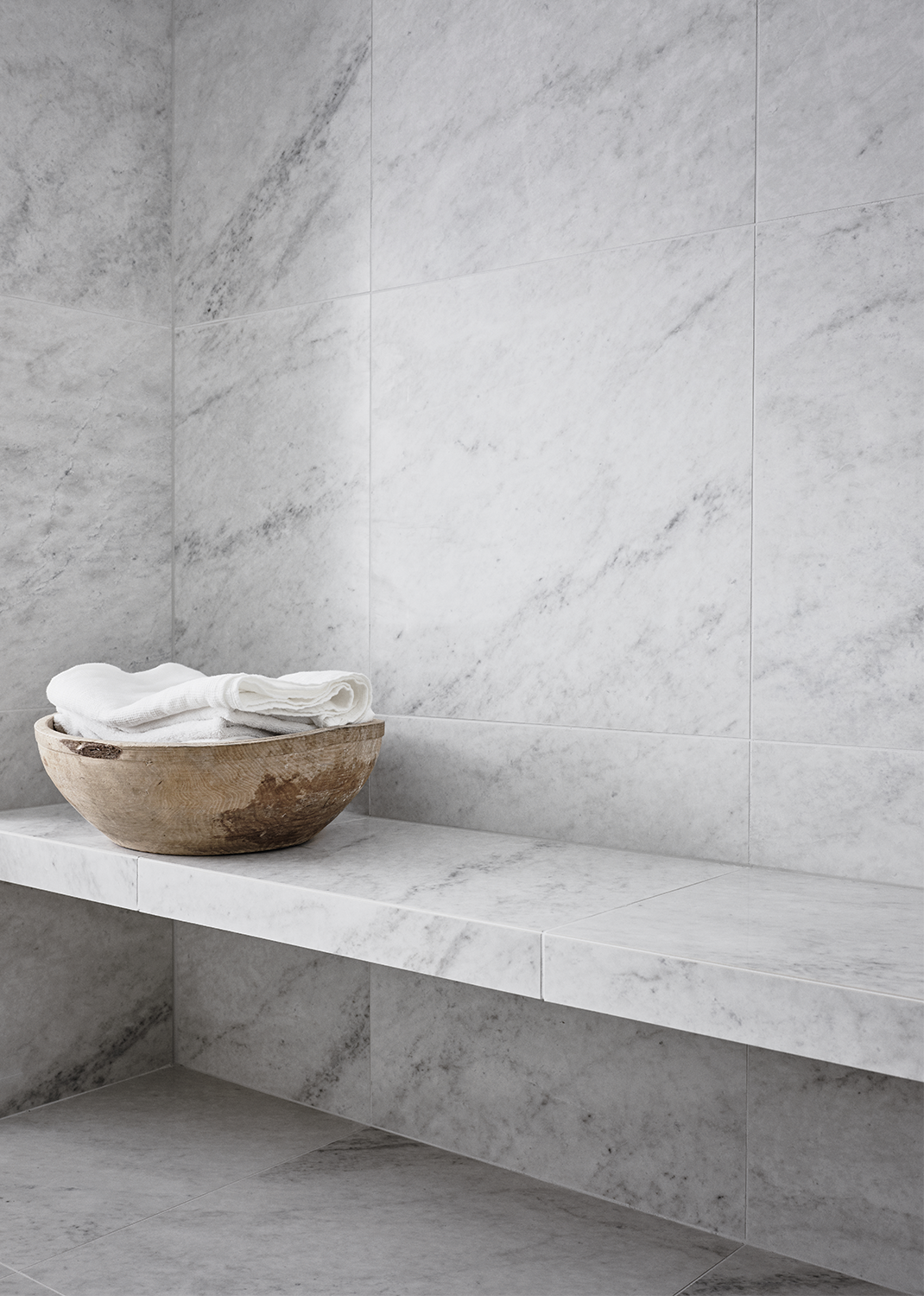 Marmor Inspiration från Bricmate Glanshammar White Honed Klinker